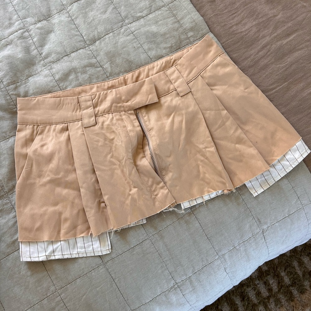 Beige micro mini skirt